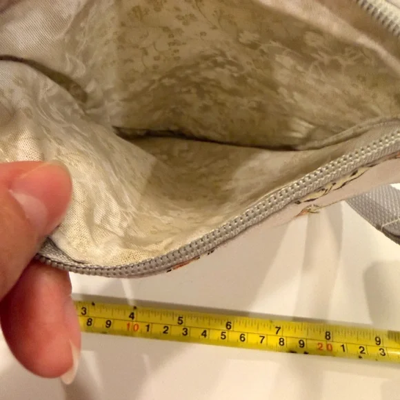 Cute Grogu Crossbody Bag or Kindle Cover - Picture 4 of 4